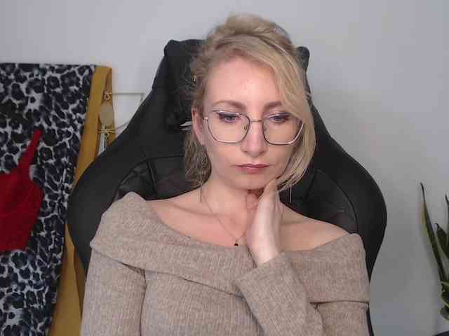 CinderellaMoon webcam