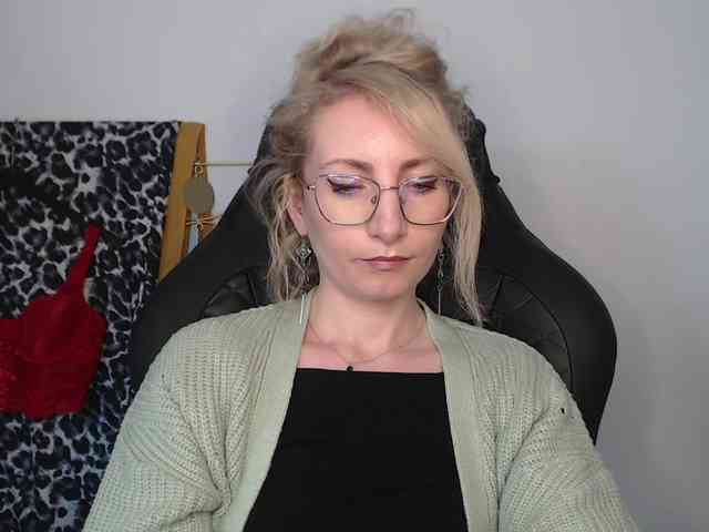 CinderellaMoon webcam