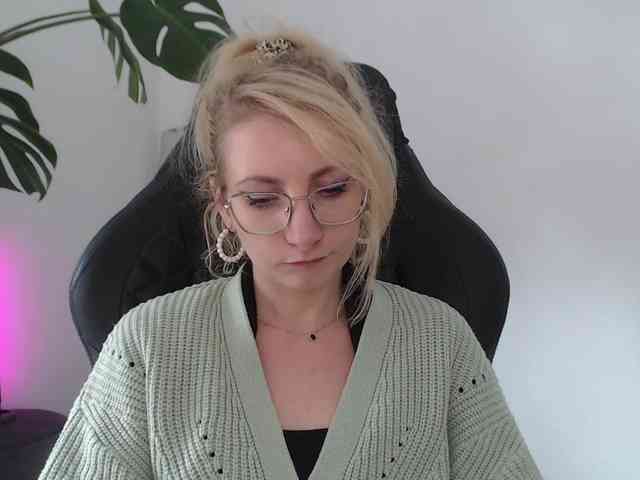 CinderellaMoon webcam