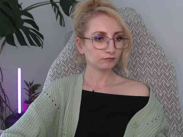 CinderellaMoon webcam