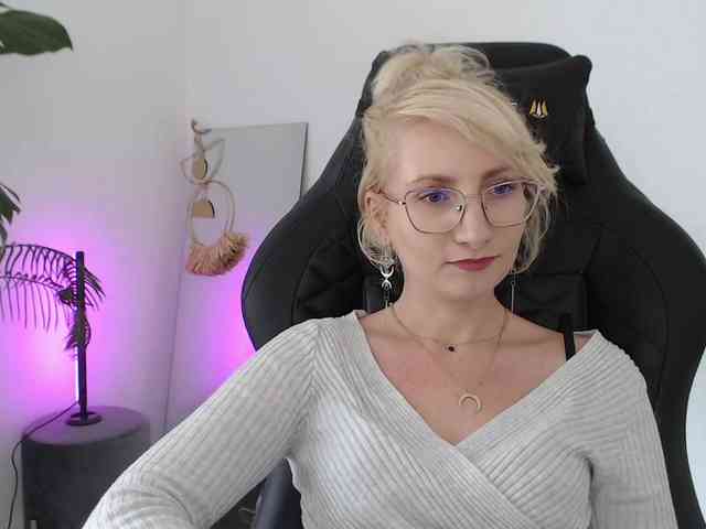 CinderellaMoon webcam