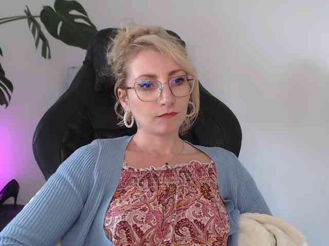 CinderellaMoon webcam