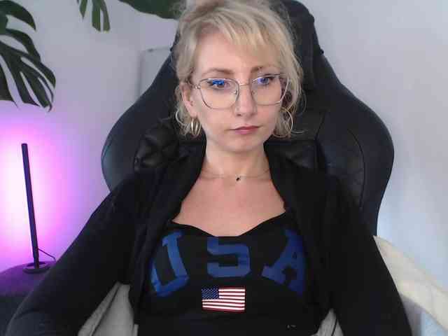CinderellaMoon webcam