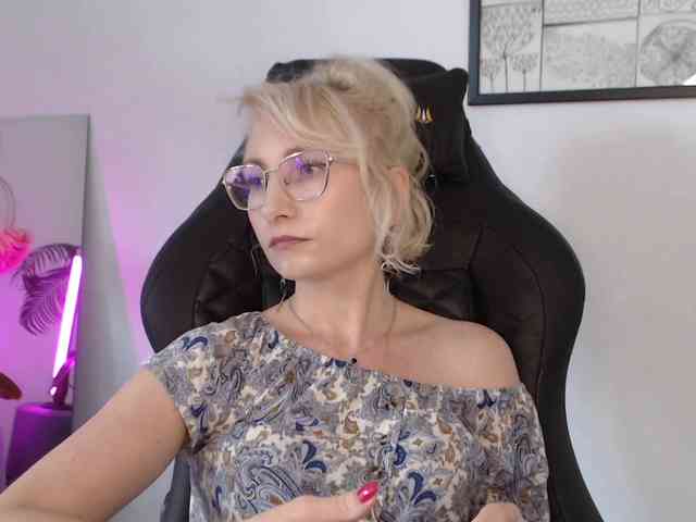 CinderellaMoon webcam