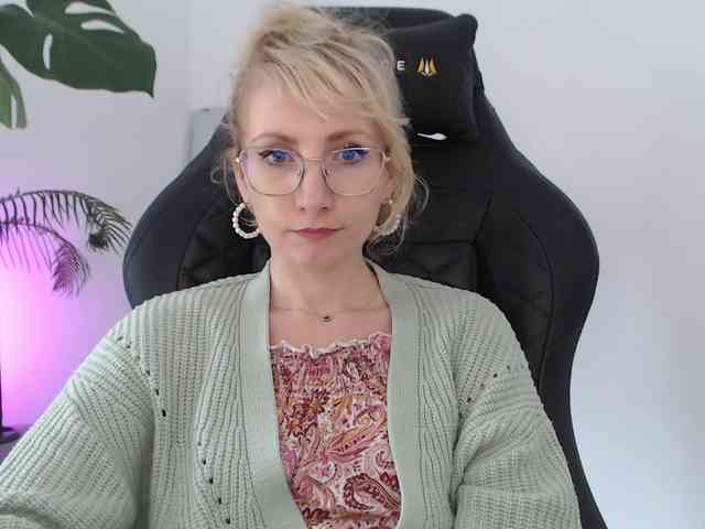 CinderellaMoon webcam
