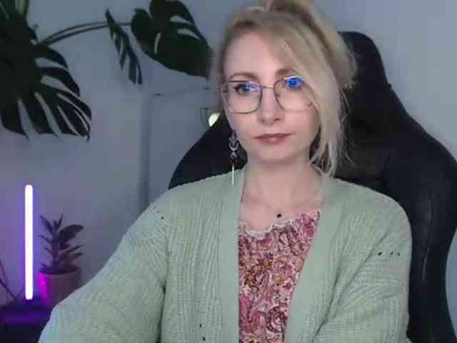 CinderellaMoon webcam