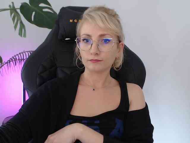 CinderellaMoon webcam