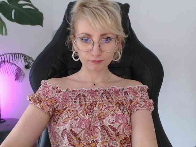 CinderellaMoon webcam