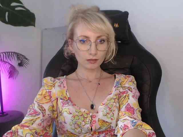 CinderellaMoon webcam