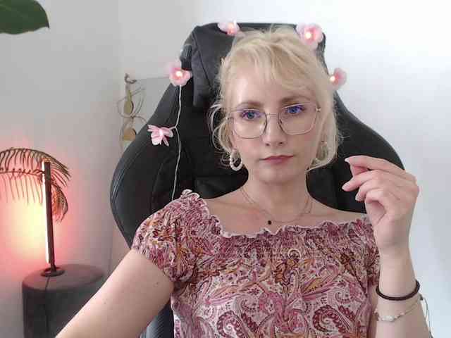 CinderellaMoon webcam