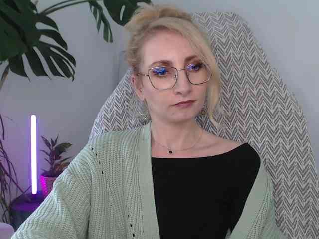 CinderellaMoon webcam