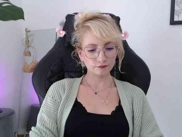CinderellaMoon webcam