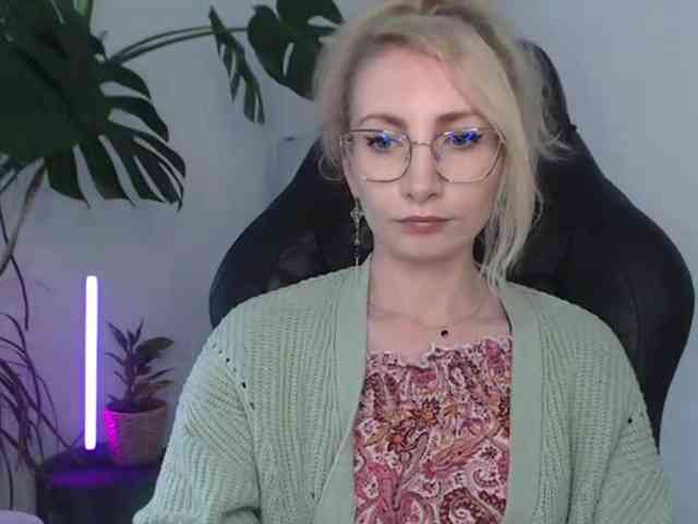 CinderellaMoon webcam