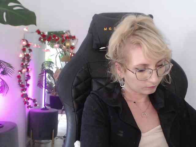 CinderellaMoon webcam