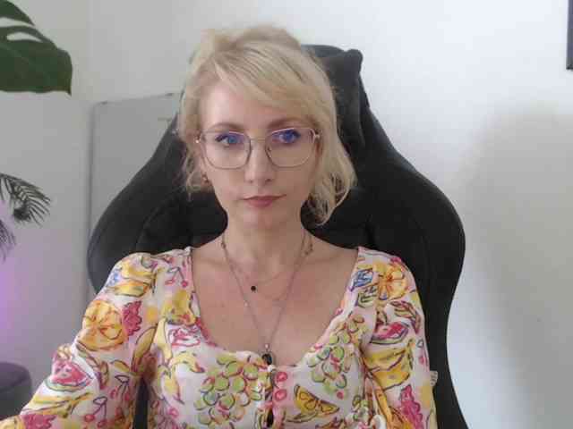 CinderellaMoon webcam