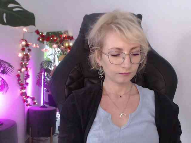 CinderellaMoon webcam
