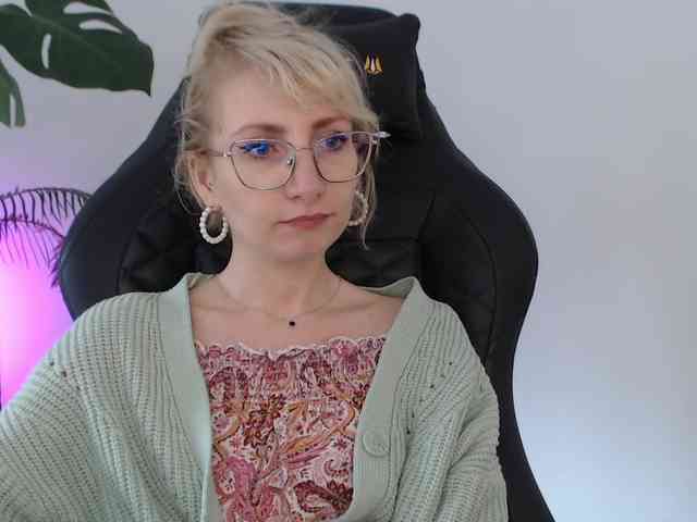 CinderellaMoon webcam