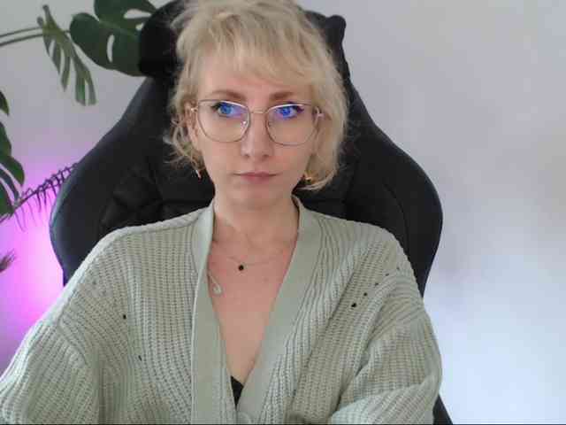 CinderellaMoon webcam