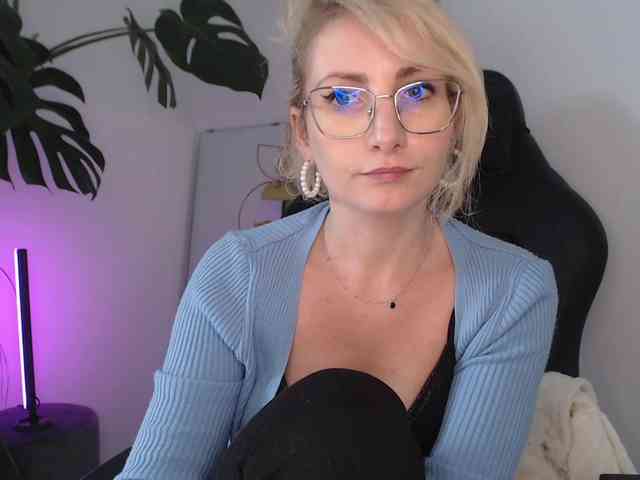 CinderellaMoon webcam
