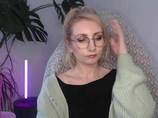 CinderellaMoon webcam