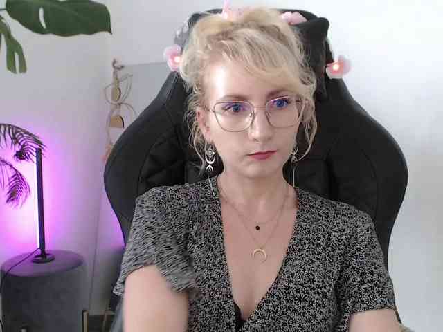 CinderellaMoon webcam
