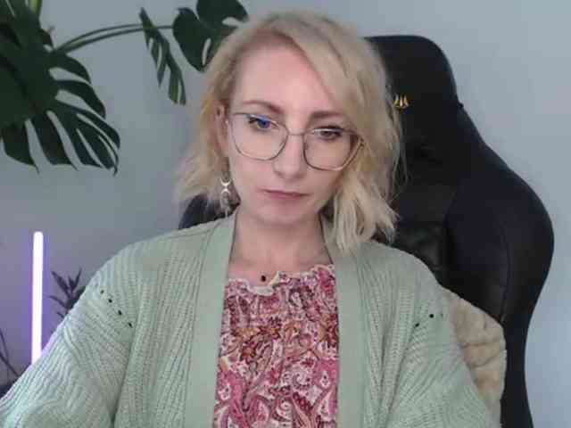 CinderellaMoon webcam