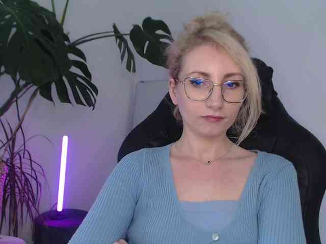 CinderellaMoon webcam