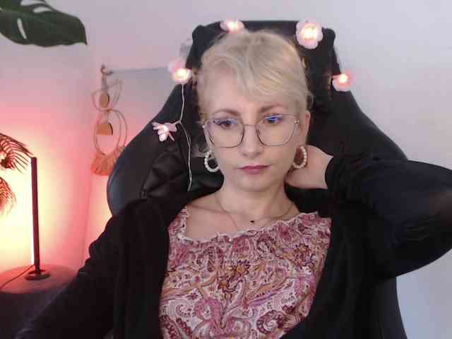 CinderellaMoon webcam