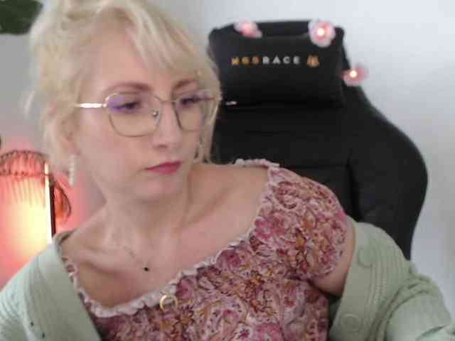 CinderellaMoon Live Webcam on BongaCams