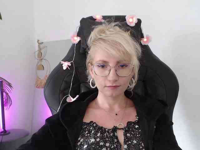 CinderellaMoon webcam