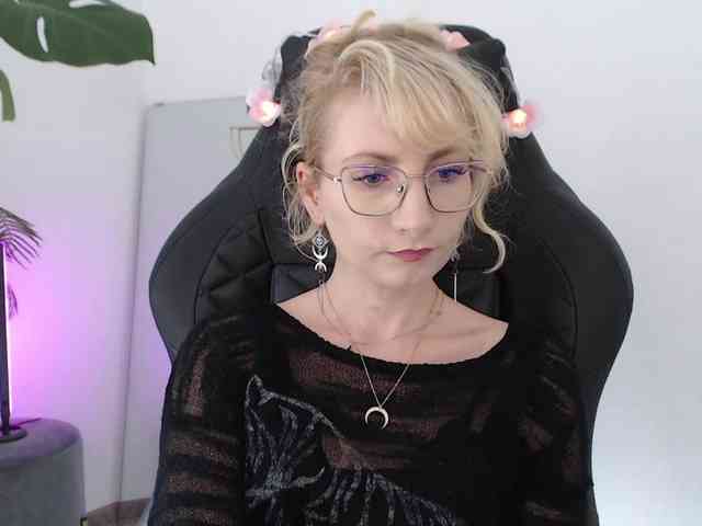 CinderellaMoon webcam