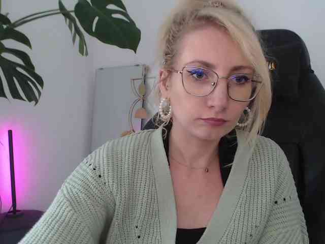 CinderellaMoon webcam