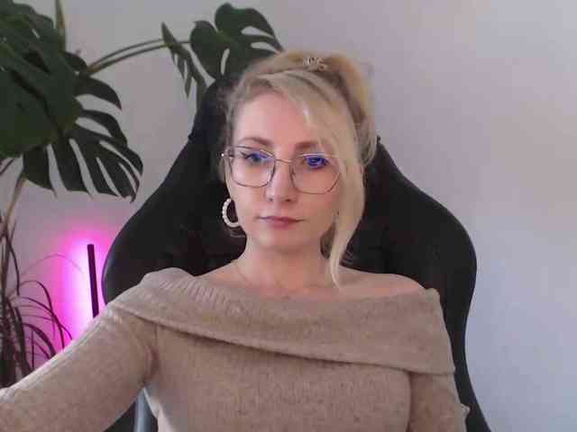 CinderellaMoon webcam
