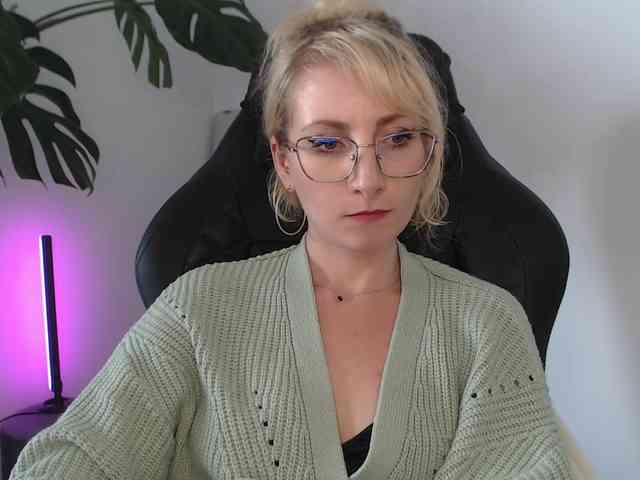 CinderellaMoon webcam
