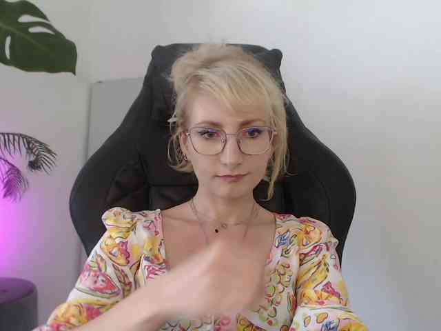 CinderellaMoon webcam
