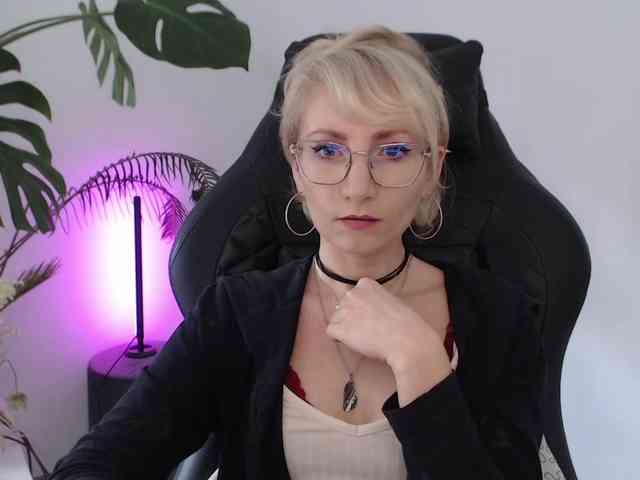 CinderellaMoon webcam