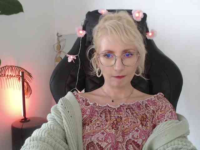 CinderellaMoon webcam