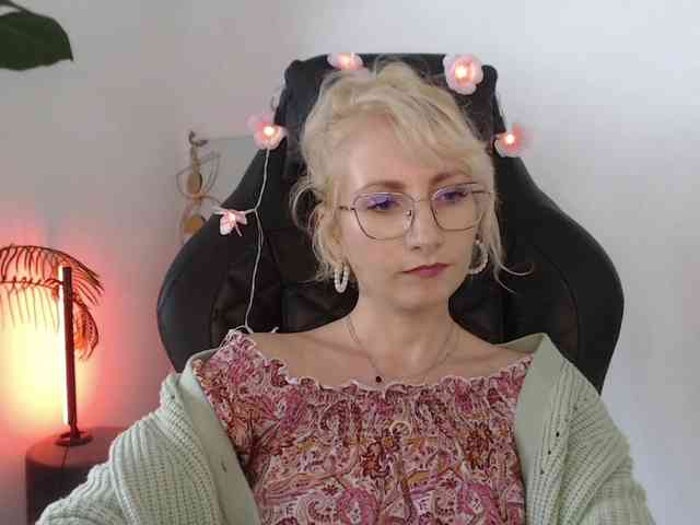 CinderellaMoon webcam