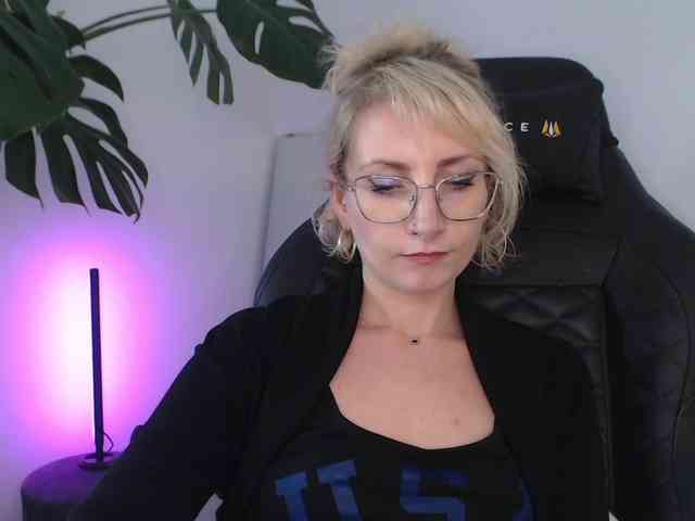 CinderellaMoon webcam