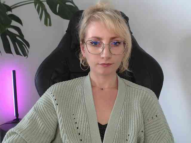 CinderellaMoon webcam