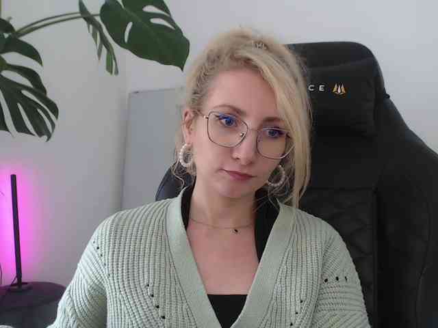 CinderellaMoon webcam
