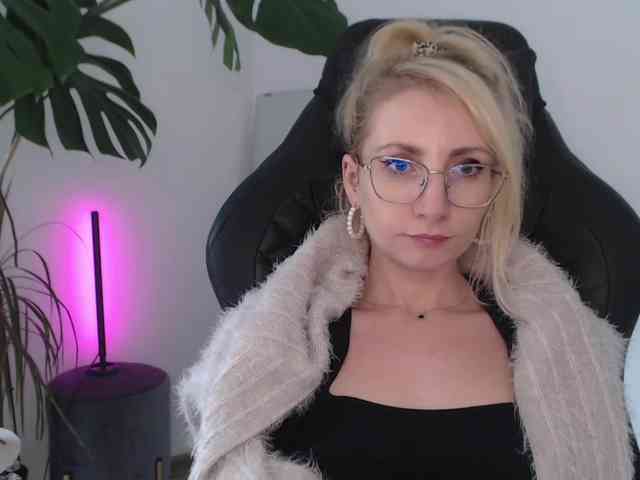 CinderellaMoon webcam