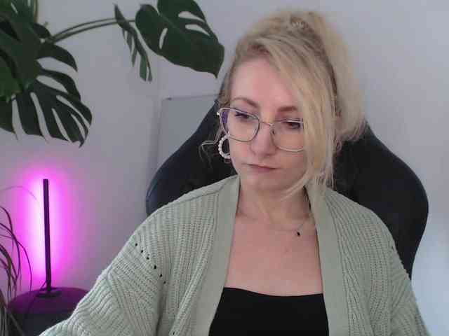CinderellaMoon webcam