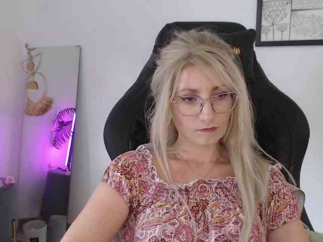 CinderellaMoon webcam