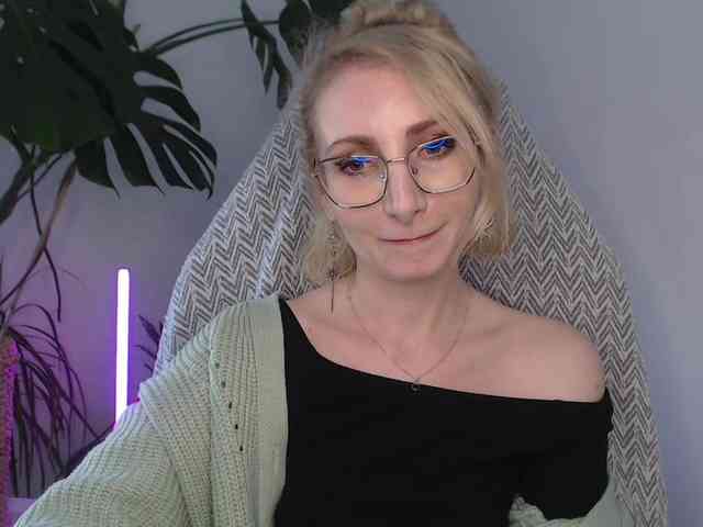 CinderellaMoon webcam