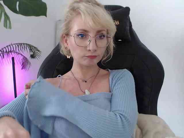 CinderellaMoon webcam