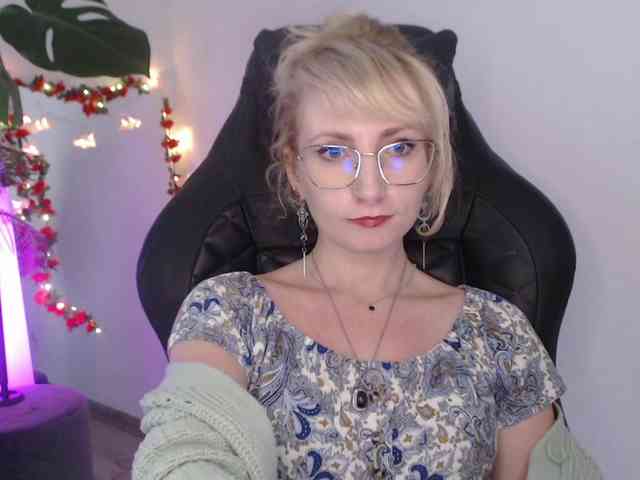 CinderellaMoon webcam