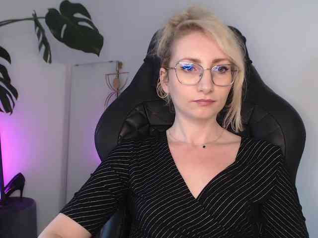 CinderellaMoon webcam