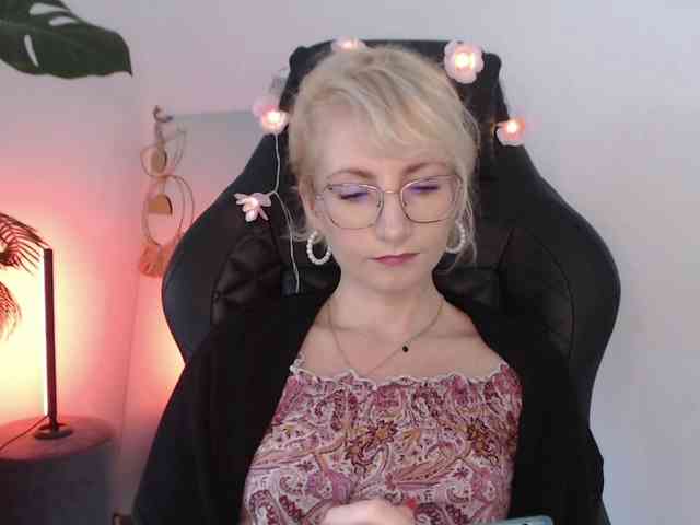 CinderellaMoon webcam