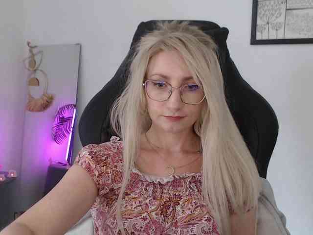 CinderellaMoon webcam